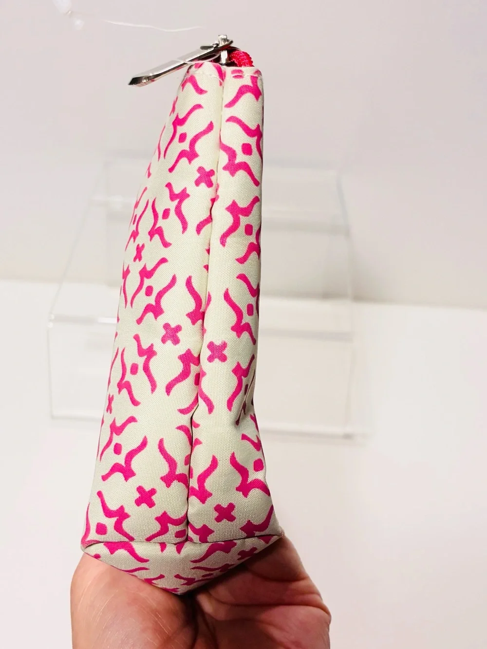 NEW John Frieda Hair Tool Cosmetic Zip Travel Pouch Pink White Geometric